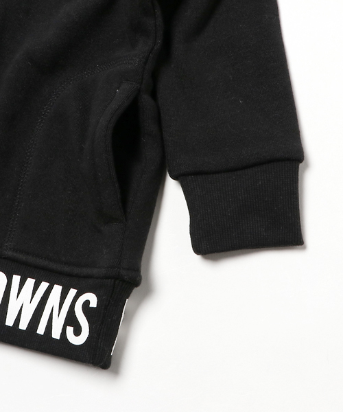 RODEO CROWNS WIDE BOWL（ロデオクラウンズワイドボウル）の「スソロゴ ハイネック ジップパーカー（パーカー・キッズ・ブラック/ベージュ/トップグレー・SMALL/LARGE/X-SMALL/MEDIUM）」の6枚目の写真