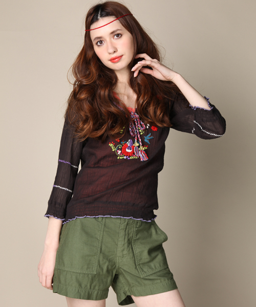 CIAOPANIC（チャオパニック）の「amina×ciaopanic　ベルトップス（シャツ/ブラウス・レディース・オフホワイト/ブラック/ライトグリーン・FREE）」の2枚目の写真