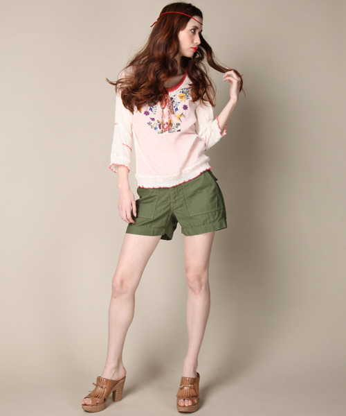 CIAOPANIC（チャオパニック）の「amina×ciaopanic　ベルトップス（シャツ/ブラウス・レディース・オフホワイト/ブラック/ライトグリーン・FREE）」の4枚目の写真