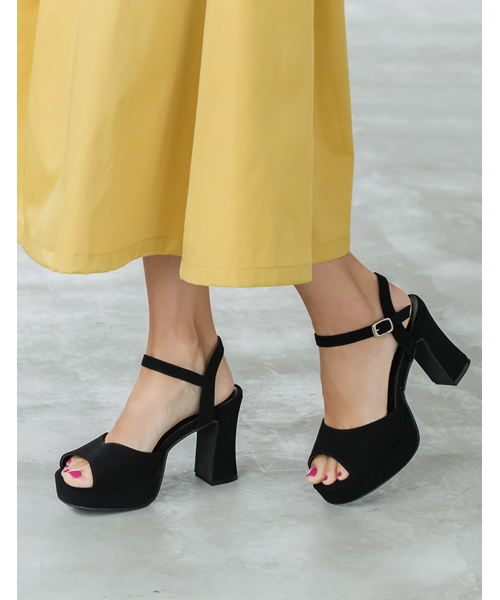 Re:EDIT（リエディ）の「[抜け感たっぷりな華奢見えサンダル]アンクルストラップチャンキーヒールサンダルシューズ/サンダル/ヒールサンダル[リエディ]（サンダル・レディース・ホワイト/マスタード/ピンク/レッド/ウッド/ブルー/ブラック/キャメル・X-LARGE/SMALL/LARGE/MEDIUM）」の3枚目の写真