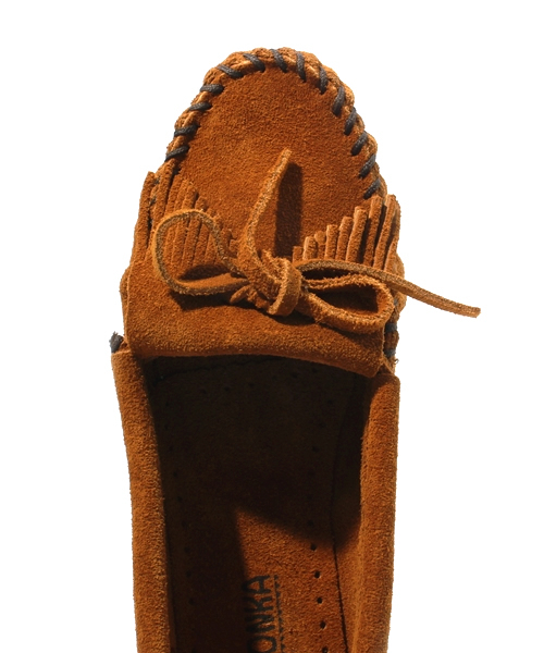 Minnetonka（ミネトンカ）の「[ミネトンカ]MINNETONKA スエードモカシン（その他シューズ・レディース・ブラウン/ダークブラウン/ブラック・5/6/7）」の7枚目の写真