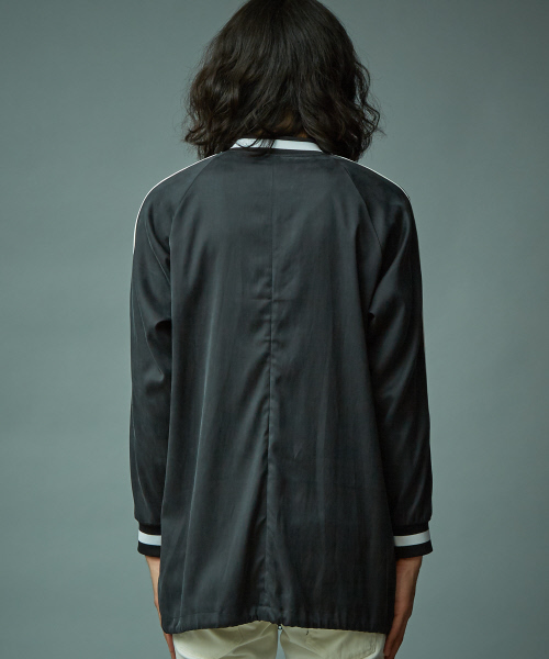 5351 POUR LES HOMMES(ゴーサンゴーイチプールオム)の「フィブリルキュプラトラックコート(ブルゾン・メンズ・ブラック・46/48)」の4枚目の写真