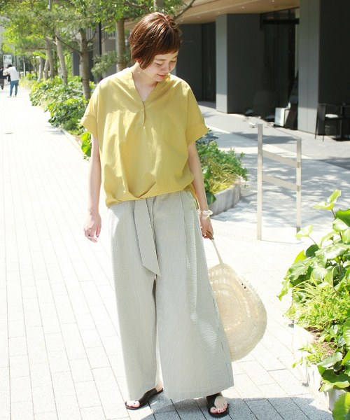 journal standard L'essage（ジャーナルスタンダードレサージュ）の「TCローンスキッパーブラウス◆（シャツ/ブラウス・レディース・ホワイト/ネイビー/イエロー系その他・FREE）」の9枚目の写真