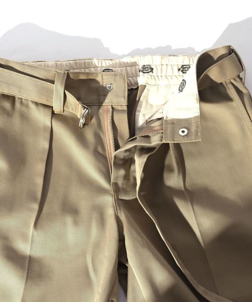 Dickies(ディッキーズ)の「【OCEANS 7月号掲載】DICKIES: 別注 BELTED ショーツ■(その他パンツ・メンズ・ライトブルー/ブラック/ベージュ/ネイビー・28/30/32/34)」の8枚目の写真