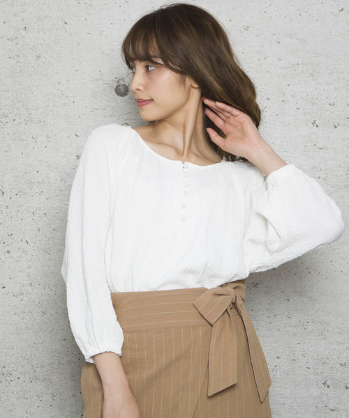 LUGG NAGG(ラグナグ)の「【Jewelobe/ ジュエローブ】フロントボタンブラウス(シャツ/ブラウス・レディース・オフホワイト/ブルー/ベージュ・FREE)」の2枚目の写真