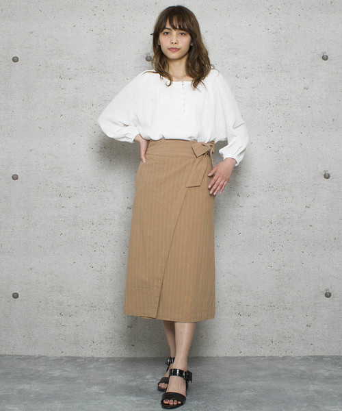 LUGG NAGG(ラグナグ)の「【Jewelobe/ ジュエローブ】フロントボタンブラウス(シャツ/ブラウス・レディース・オフホワイト/ブルー/ベージュ・FREE)」の4枚目の写真