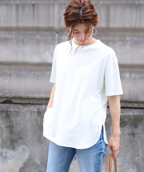 reca(レカ)の「スリット入りラウンド無地 Tシャツ(Tシャツ/カットソー・レディース・オフホワイト/ブラック/グレー/モカ・FREE)」の2枚目の写真