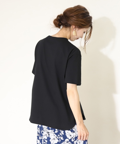 reca(レカ)の「スリット入りラウンド無地 Tシャツ(Tシャツ/カットソー・レディース・オフホワイト/ブラック/グレー/モカ・FREE)」の3枚目の写真