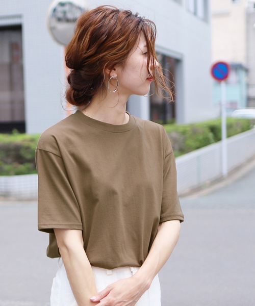 reca(レカ)の「スリット入りラウンド無地 Tシャツ(Tシャツ/カットソー・レディース・オフホワイト/ブラック/グレー/モカ・FREE)」の4枚目の写真