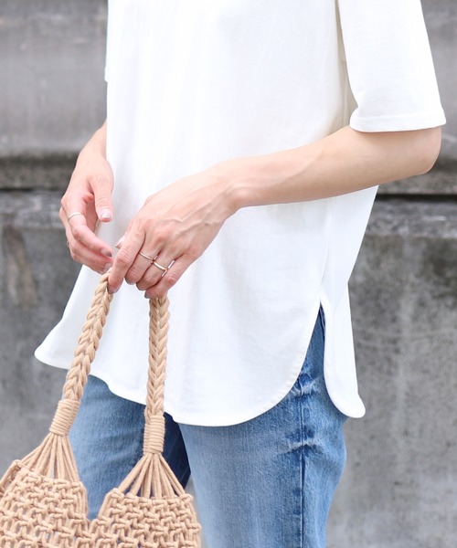 reca(レカ)の「スリット入りラウンド無地 Tシャツ(Tシャツ/カットソー・レディース・オフホワイト/ブラック/グレー/モカ・FREE)」の19枚目の写真