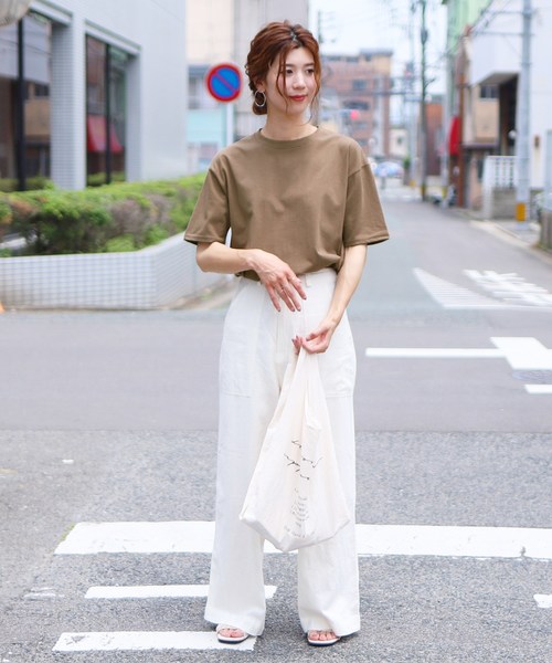 reca(レカ)の「スリット入りラウンド無地 Tシャツ(Tシャツ/カットソー・レディース・オフホワイト/ブラック/グレー/モカ・FREE)」の20枚目の写真