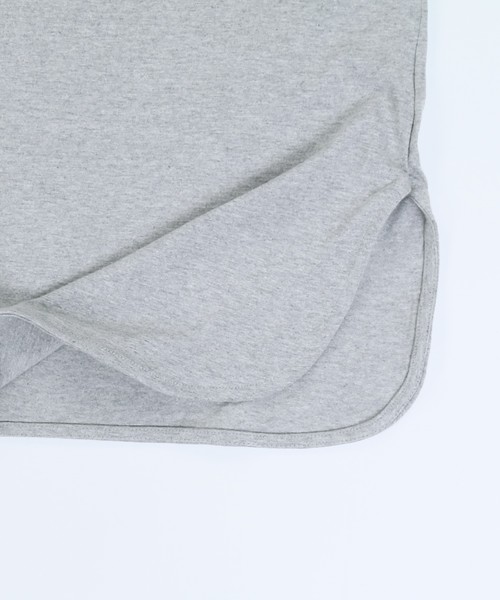 reca(レカ)の「スリット入りラウンド無地 Tシャツ(Tシャツ/カットソー・レディース・オフホワイト/ブラック/グレー/モカ・FREE)」の14枚目の写真