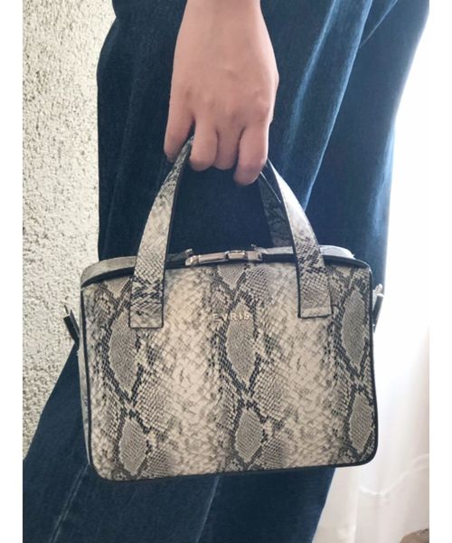 EVRIS（エヴリス）の「パイソンライクスクエアショルダーBAG（ショルダーバッグ・レディース・ホワイト/ブラック/ブラウン・FREE）」の15枚目の写真