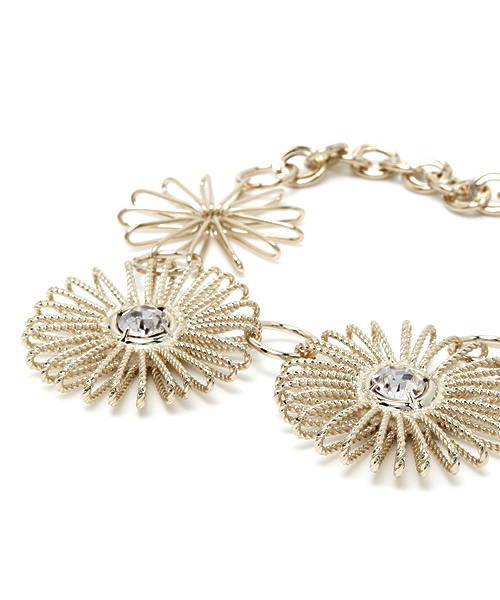 VICKY(ビッキー)の「メタリックフラワーネックレス(ネックレス・レディース・シルバー/ゴールド・FREE)」の4枚目の写真