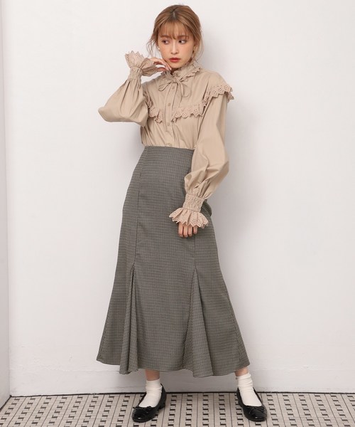 one after another NICE CLAUP（ワンアフターアナザーナイスクラップ）の「ヴィンテージフリルブラウス（シャツ/ブラウス・レディース・ブラック/ベージュ/オフホワイト・FREE）」の5枚目の写真