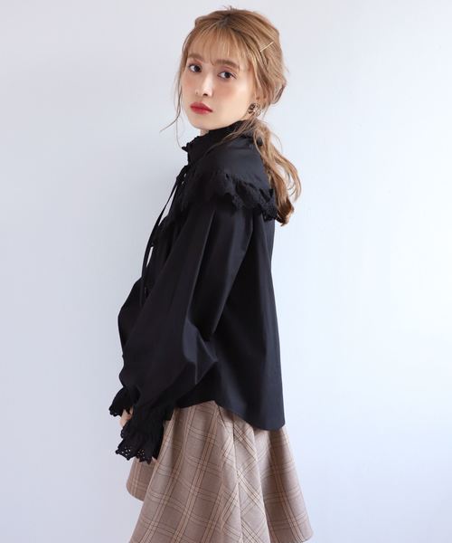 one after another NICE CLAUP（ワンアフターアナザーナイスクラップ）の「ヴィンテージフリルブラウス（シャツ/ブラウス・レディース・ブラック/ベージュ/オフホワイト・FREE）」の13枚目の写真