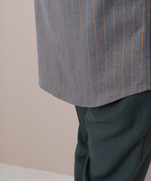 EMMA CLOTHES(エマクローズ)の「シャーリングスリーブ ボタンダウンストライプ柄シャツ(シャツ/ブラウス・メンズ・ブラック/グレー・M/L)」の9枚目の写真