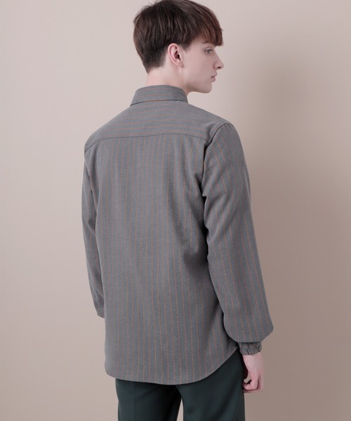 EMMA CLOTHES(エマクローズ)の「シャーリングスリーブ ボタンダウンストライプ柄シャツ(シャツ/ブラウス・メンズ・ブラック/グレー・M/L)」の7枚目の写真