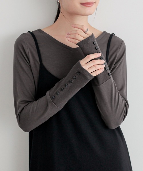 n'OrLABEL(ノアールレーベル)の「【吸湿発熱・保温】スクエア&Vネック2wayロンT(Tシャツ/カットソー・レディース・ブラック/アイボリー/モカ/バーガンディー/グレイッシュブルー/チャコール/ダークグレー/ネイビー・LL/M/L)」の4枚目の写真