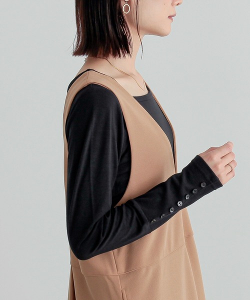 n'OrLABEL(ノアールレーベル)の「【吸湿発熱・保温】スクエア&Vネック2wayロンT(Tシャツ/カットソー・レディース・ブラック/アイボリー/モカ/バーガンディー/グレイッシュブルー/チャコール/ダークグレー/ネイビー・LL/M/L)」の3枚目の写真