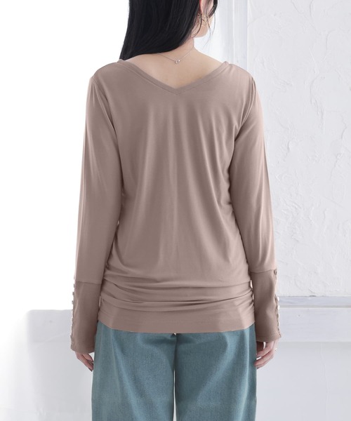 n'OrLABEL(ノアールレーベル)の「【吸湿発熱・保温】スクエア&Vネック2wayロンT(Tシャツ/カットソー・レディース・ブラック/アイボリー/モカ/バーガンディー/グレイッシュブルー/チャコール/ダークグレー/ネイビー・LL/M/L)」の12枚目の写真
