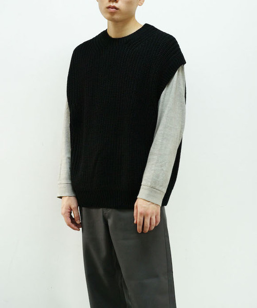 KAIKO(カイコー)の「KAIKO LOOSE C.N KNIT VEST(ニット/セーター・メンズ・ライトグレー/ブラック/ダークグレー・S/M)」の4枚目の写真