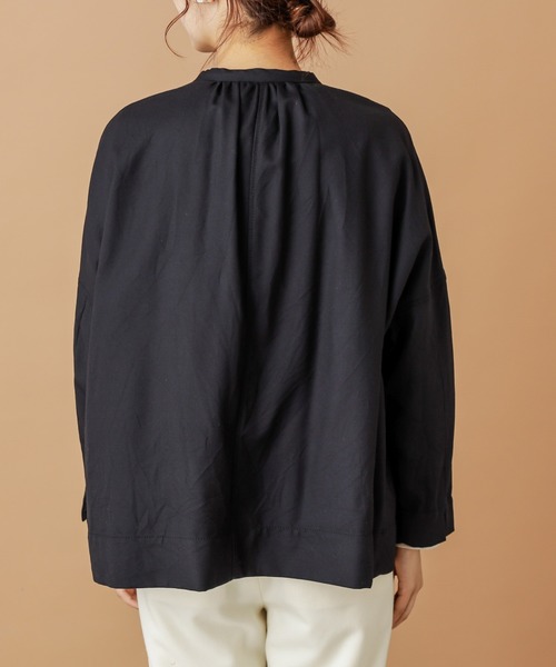 PUAL CE CIN(ピュアルセシン)の「【kanocoさん着用】チビスタンド前開きブラウス(Tシャツ/カットソー・レディース・チャコールグレー/ネイビー・FREE)」の18枚目の写真