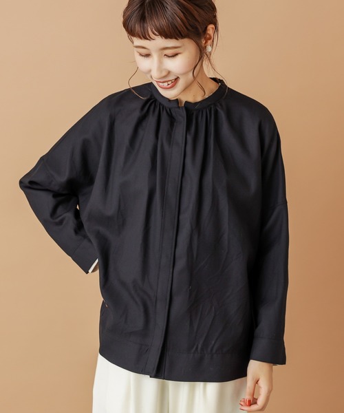 PUAL CE CIN(ピュアルセシン)の「【kanocoさん着用】チビスタンド前開きブラウス(Tシャツ/カットソー・レディース・チャコールグレー/ネイビー・FREE)」の12枚目の写真