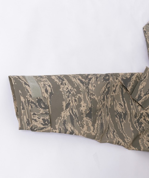 Alpha Industries(アルファインダストリーズ)の「Alpha Industries/アルファインダストリーズ ECWCS HARDSHELL ジャケット(ナイロンジャケット・メンズ・ブラック/カモフラージュ/ベージュ系その他・S/M/L/XL)」の12枚目の写真