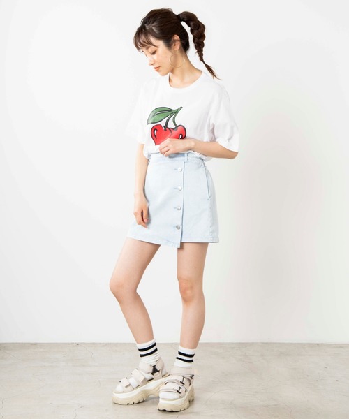 WEGO(ウィゴー)の「WEGO/CHERRYプリントTシャツ(Tシャツ/カットソー・レディース・ホワイト/ブラック・MEDIUM/SMALL/LARGE)」の4枚目の写真