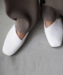 アシメカットパンプス