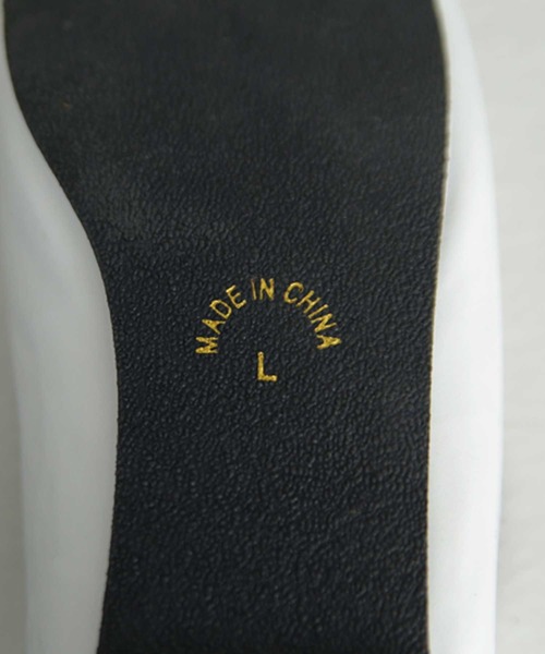 antiqua（アンティカ）の「アシメカットパンプス（パンプス・レディース・ホワイト/ブラック・LL/S/M/L）」の5枚目の写真