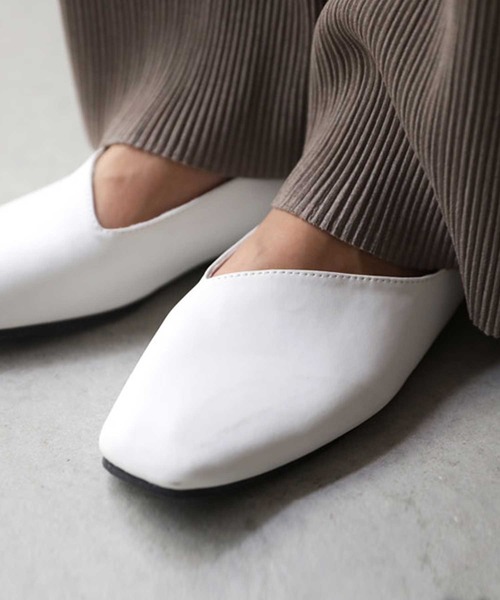 antiqua（アンティカ）の「アシメカットパンプス（パンプス・レディース・ホワイト/ブラック・LL/S/M/L）」の14枚目の写真