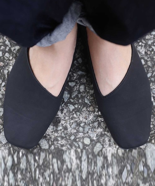 antiqua（アンティカ）の「アシメカットパンプス（パンプス・レディース・ホワイト/ブラック・LL/S/M/L）」の7枚目の写真