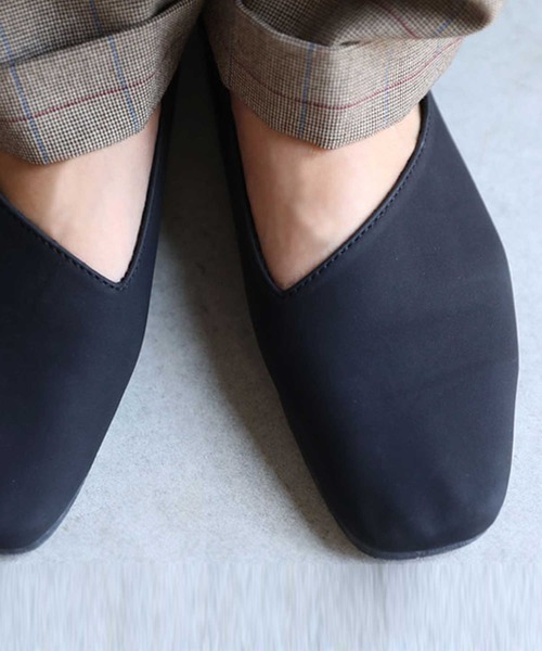 antiqua（アンティカ）の「アシメカットパンプス（パンプス・レディース・ホワイト/ブラック・LL/S/M/L）」の21枚目の写真