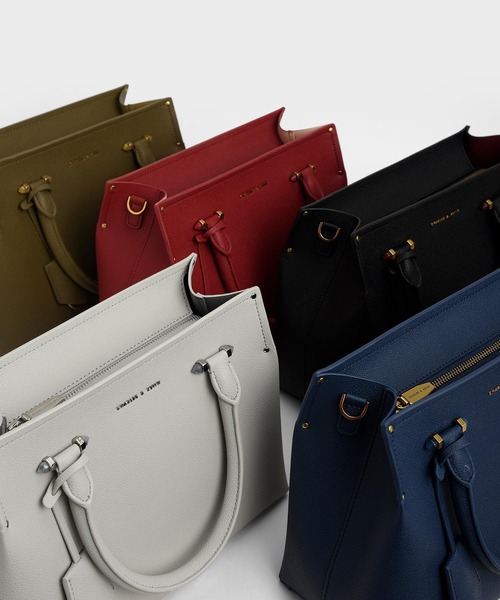 CHARLES & KEITH(チャールズ & キース)の「ダブルハンドル トートバッグ / Double Handle Tote Bag(トートバッグ・レディース・ブラック/グレー/レッド/カーキ/ダークブルー・L)」の11枚目の写真