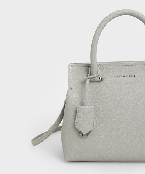 CHARLES & KEITH(チャールズ & キース)の「ダブルハンドル トートバッグ / Double Handle Tote Bag(トートバッグ・レディース・ブラック/グレー/レッド/カーキ/ダークブルー・L)」の16枚目の写真