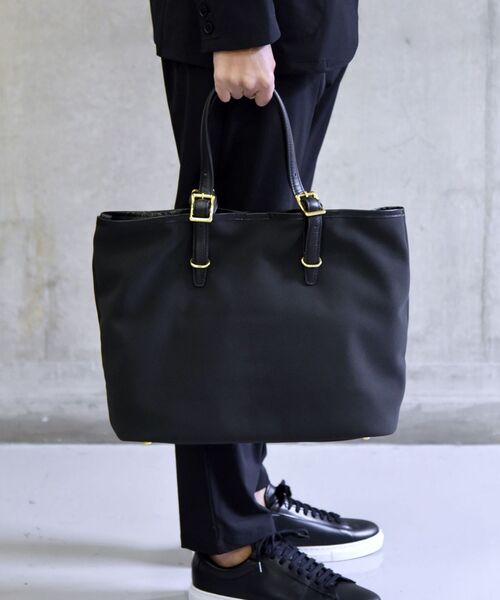 SHIPS（シップス）の「SHIPS: フェイクスエード×レザー ポーチ付き トートバッグ（トートバッグ・メンズ・ブラック/カーキ/ネイビー・ONE SIZE）」の5枚目の写真