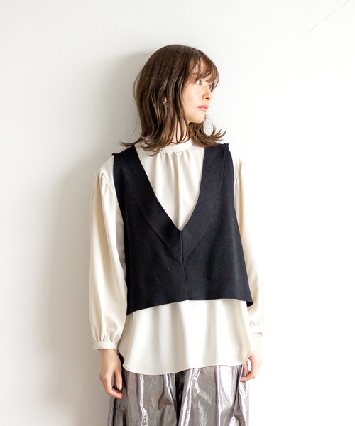 White Collection（ホワイトコレクション）の「【2021SS新作】深Vネックベスト＆ブラウス/レイヤードセット（Tシャツ/カットソー・レディース・ブラック/ベージュ/カーキ/アイボリー/ミント・M）」の3枚目の写真