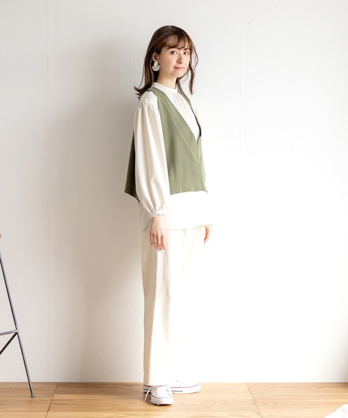 White Collection（ホワイトコレクション）の「【2021SS新作】深Vネックベスト＆ブラウス/レイヤードセット（Tシャツ/カットソー・レディース・ブラック/ベージュ/カーキ/アイボリー/ミント・M）」の22枚目の写真