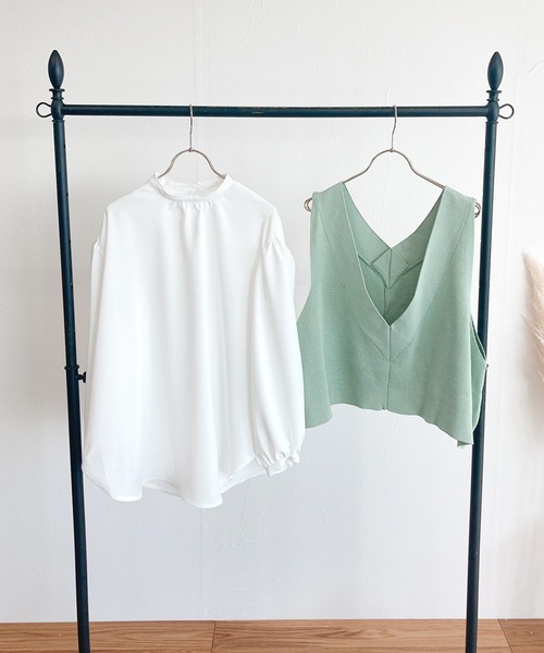 White Collection（ホワイトコレクション）の「【2021SS新作】深Vネックベスト＆ブラウス/レイヤードセット（Tシャツ/カットソー・レディース・ブラック/ベージュ/カーキ/アイボリー/ミント・M）」の15枚目の写真
