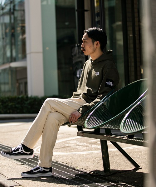 THE NORTH FACE(ザノースフェイス)の「【THE NORTH FACE / ザ ノースフェイス】 SQUARE LOGO HOODIE(パーカー・メンズ・チャコールグレー/ブラック/カーキ・MEDIUM/LARGE/X-LARGE)」の15枚目の写真