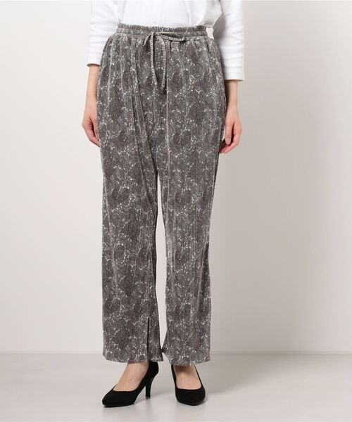 koe（コエ）の「ぺイズリープリーツパンツ*（その他パンツ・レディース・ベージュ/サックスブルー・FREE）」の2枚目の写真