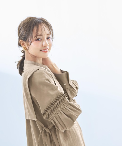 A part by(アパートバイ)の「【田中亜希子さんコラボ】ベスト2セットワンピース 947044(ワンピース・レディース・オフホワイト/ライトベージュ・SMALL/MEDIUM)」の16枚目の写真