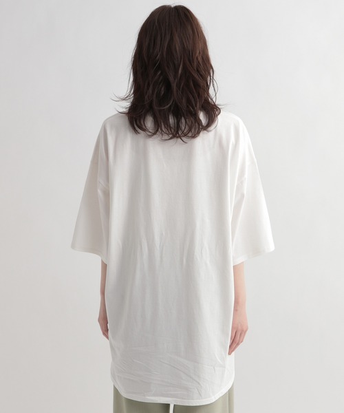 Andemiu(アンデミュウ)の「スリットTシャツ948009(Tシャツ/カットソー・レディース・オフホワイト/ブラック/ブラウン・FREE)」の18枚目の写真