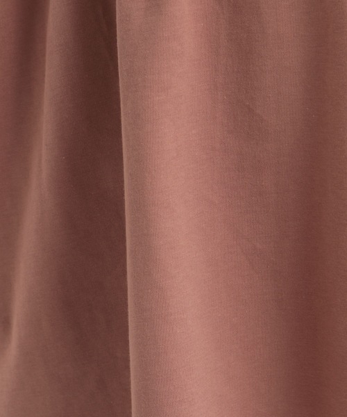 Andemiu(アンデミュウ)の「スリットTシャツ948009(Tシャツ/カットソー・レディース・オフホワイト/ブラック/ブラウン・FREE)」の6枚目の写真