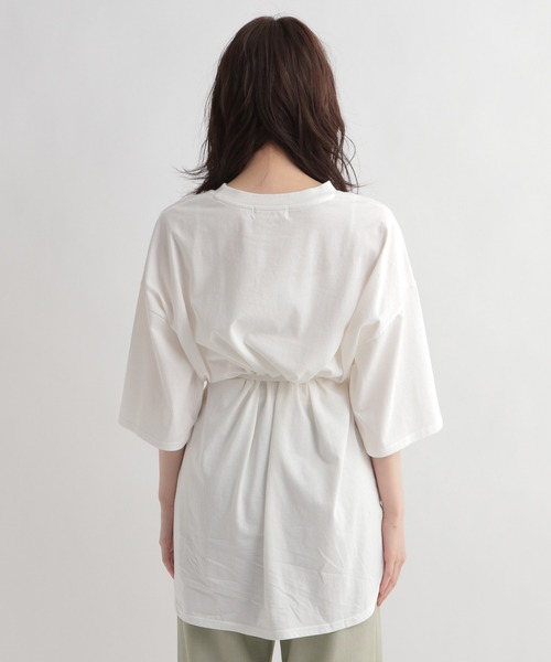 Andemiu(アンデミュウ)の「スリットTシャツ948009(Tシャツ/カットソー・レディース・オフホワイト/ブラック/ブラウン・FREE)」の20枚目の写真