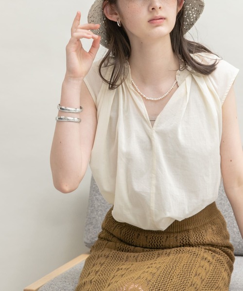 UR Lab.（アーバンリサーチラボ）の「ギャザーノースリーブブラウス（シャツ/ブラウス・レディース・レッド系その他/ライトベージュ/ラベンダー/ミント・FREE）」の14枚目の写真