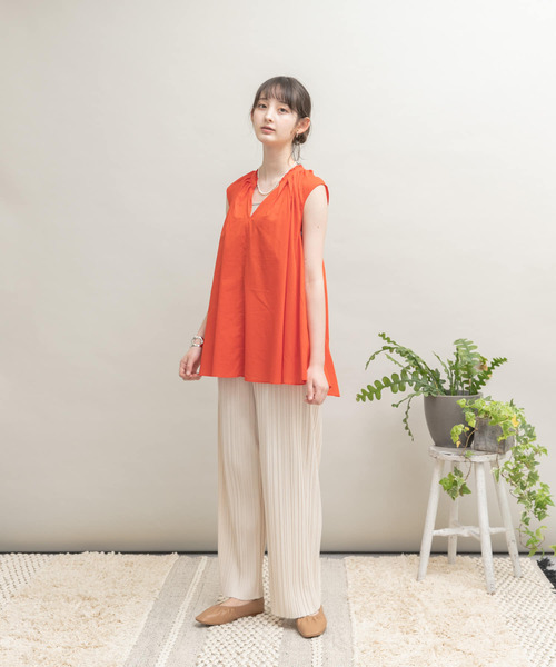 UR Lab.（アーバンリサーチラボ）の「ギャザーノースリーブブラウス（シャツ/ブラウス・レディース・レッド系その他/ライトベージュ/ラベンダー/ミント・FREE）」の7枚目の写真