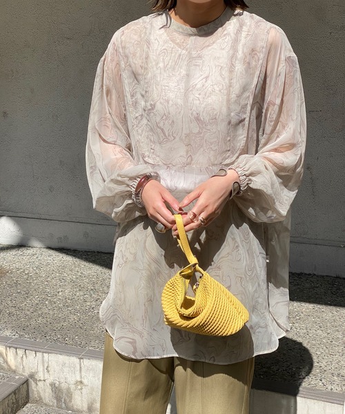 Marient（マリエント）の「マーブルシアーカフタンPO/シフォンブラウス（シャツ/ブラウス・レディース・ベージュ/ブラウン・FREE）」の3枚目の写真